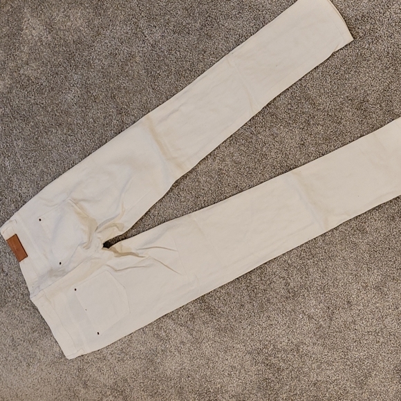 Pull&Bear white distressed jeans - Picture 6 of 9
